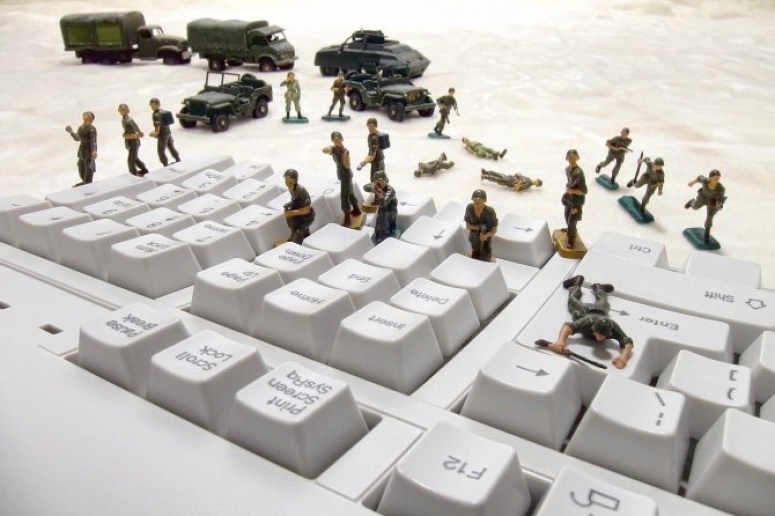 Компоненты гибридной войны: информационная война, информационное противоборство