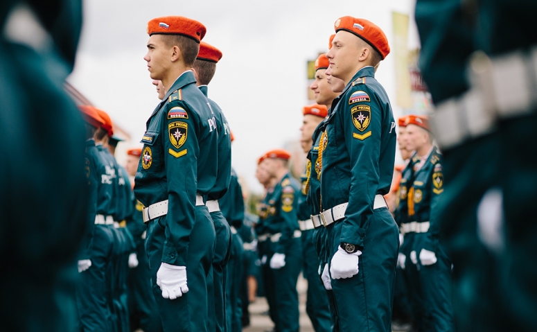 Минобороны исключило курсантов МЧС из парада на Красной площади