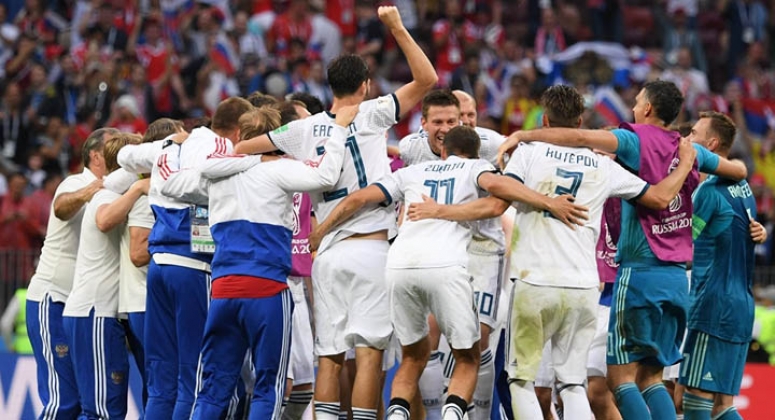 Путин поздравил Черчесова и всю футбольную сборную с победой над Испанией
